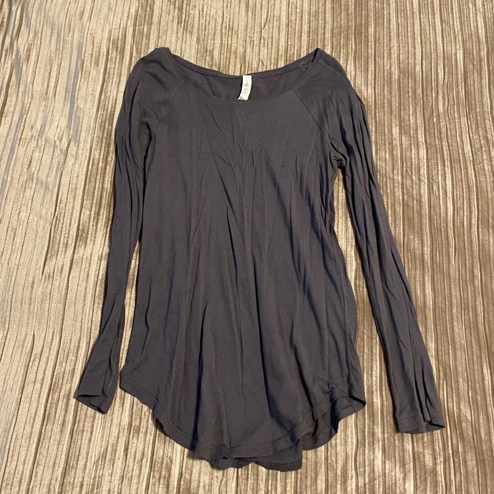 Lululemon gray long sleeve size 4